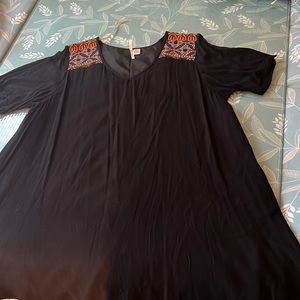 Shoulder embroidered tunic dress
